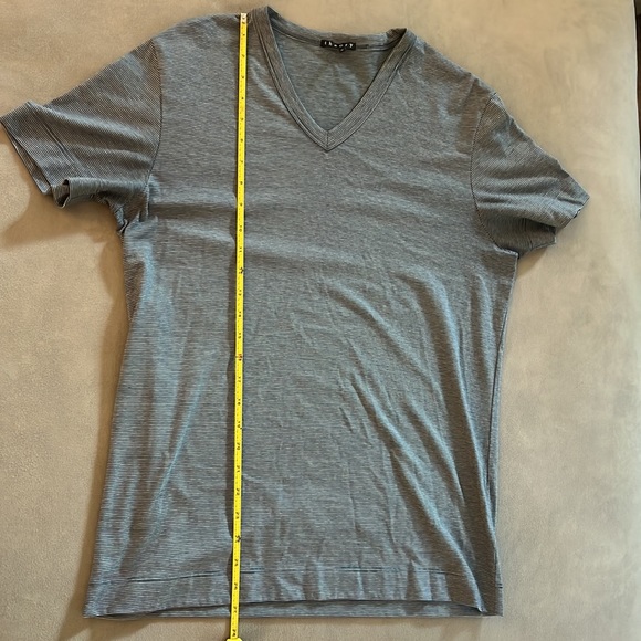 Perfect condition Mens M Theory blue and white striped V neck T shirt - Picture 6 of 6